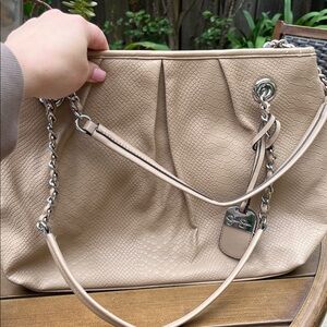 Jessica Simpson Beige Textured Shoulder Bag
